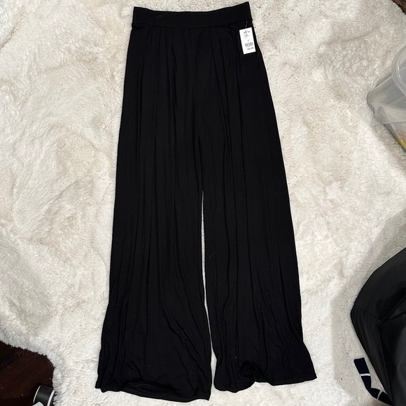 NWT Spring Haze Women's Flared Stretch Pants Medium Size - Picture 1 of 2